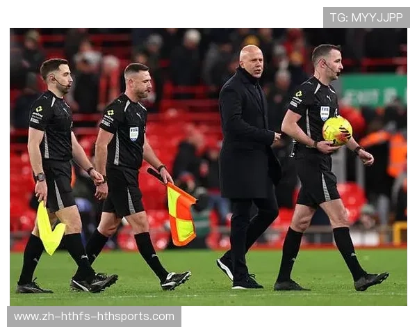 足球落叶球战术设计在比赛中是否能破解密集防守布阵